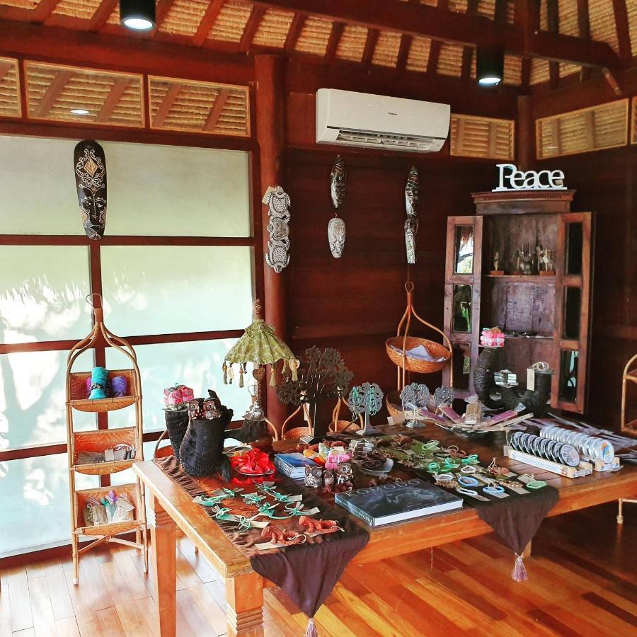 Angel Island Eco Resort सहारा Labuan Bajo